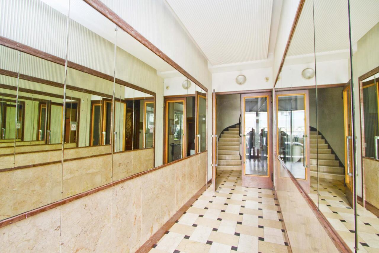 Holiday Vigie Promenade Ница Екстериор снимка